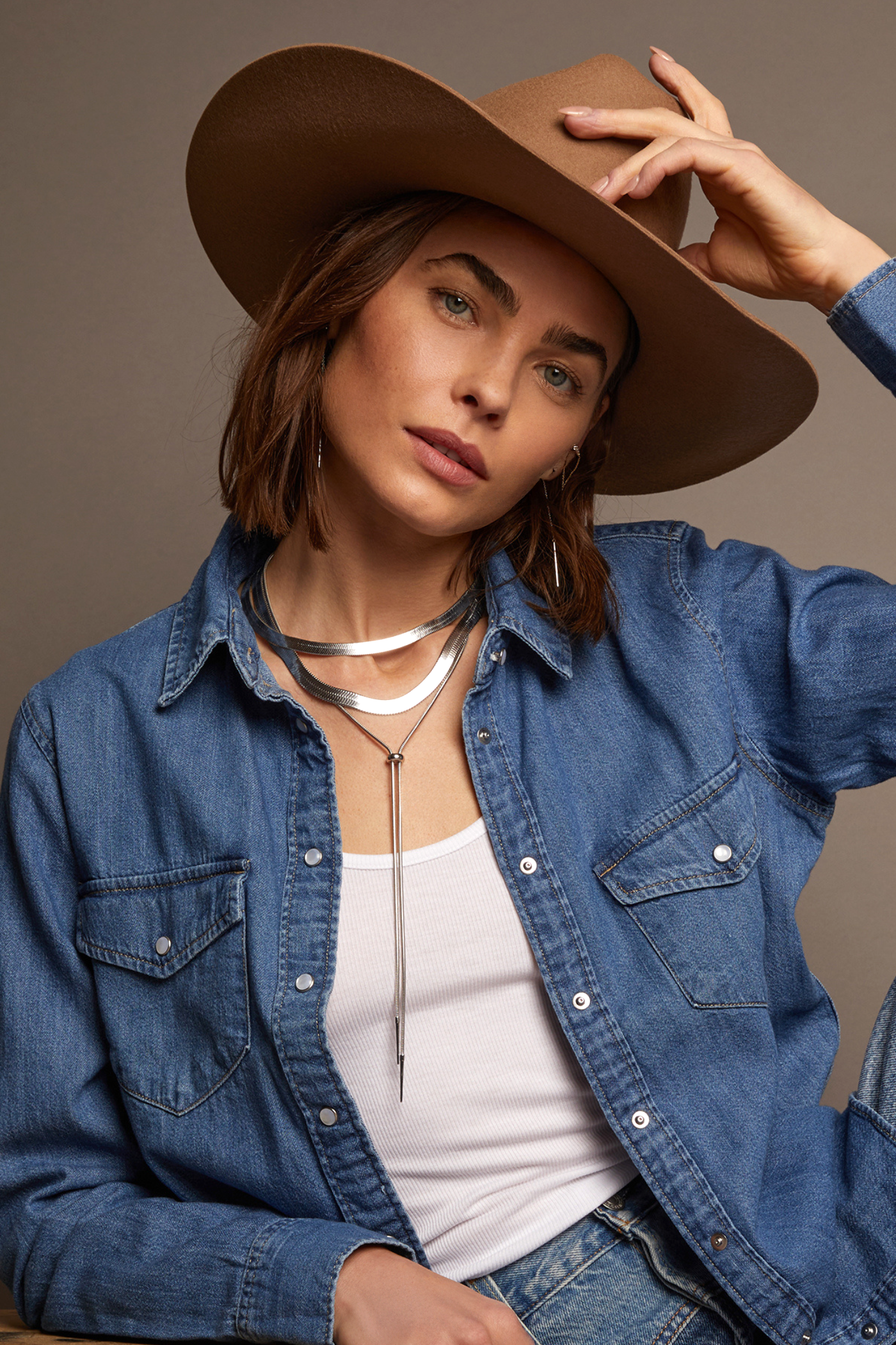 Aurate x Frye: Bold Herringbone Necklace - Image 3