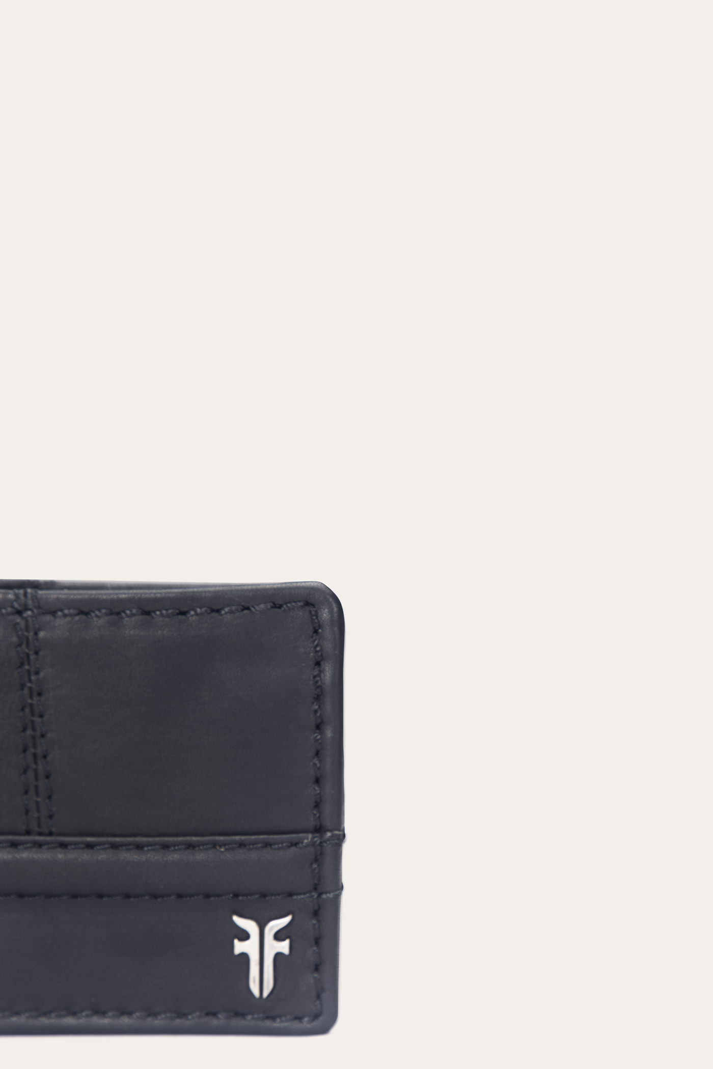 Nash Bifold W/ Foldout Cc - Image 6