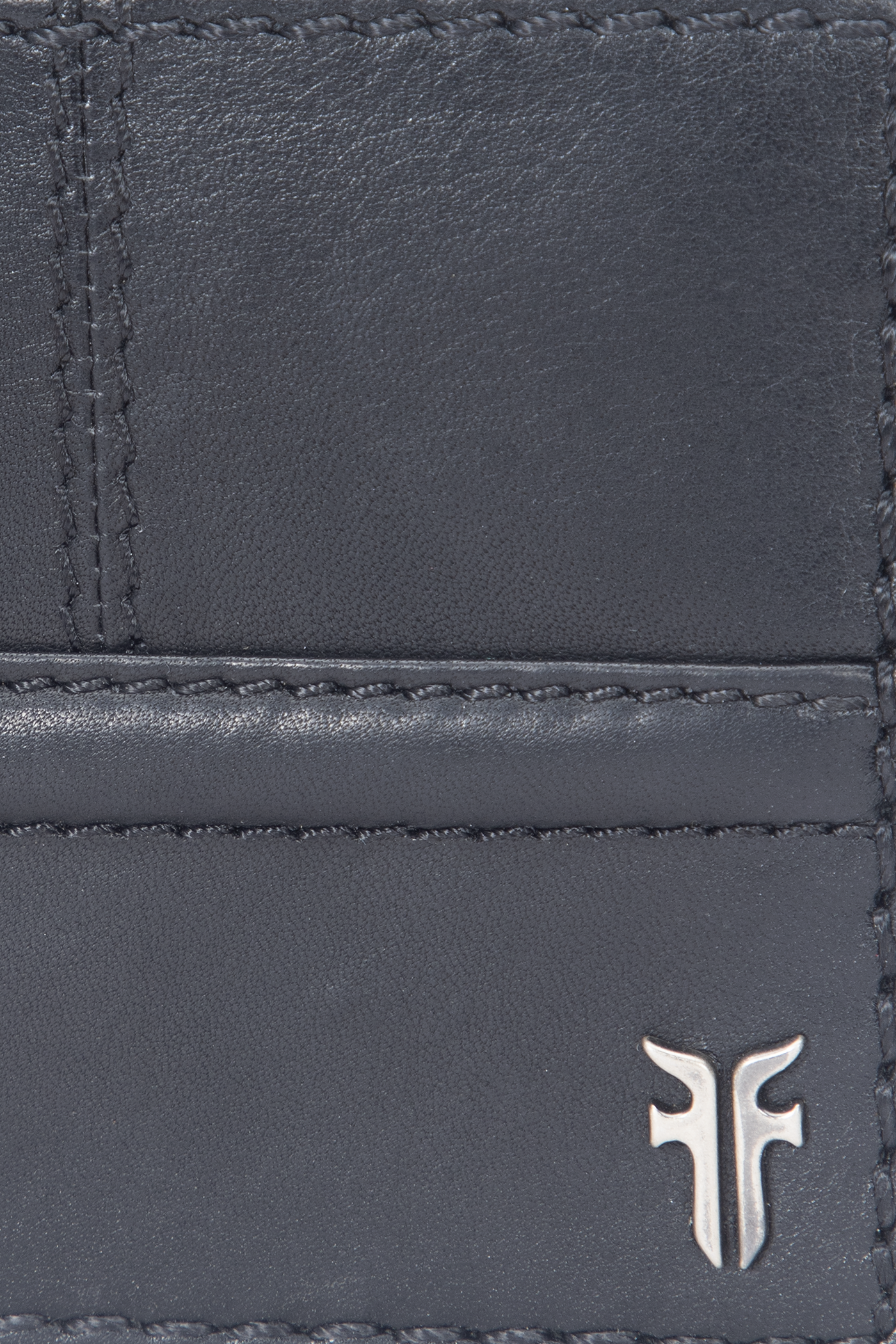 Nash Bifold W/ Foldout Cc - Image 3