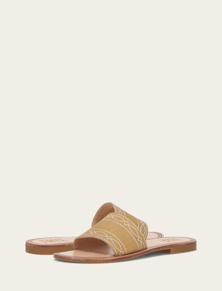 Ava Woodstock Slide - Image 4